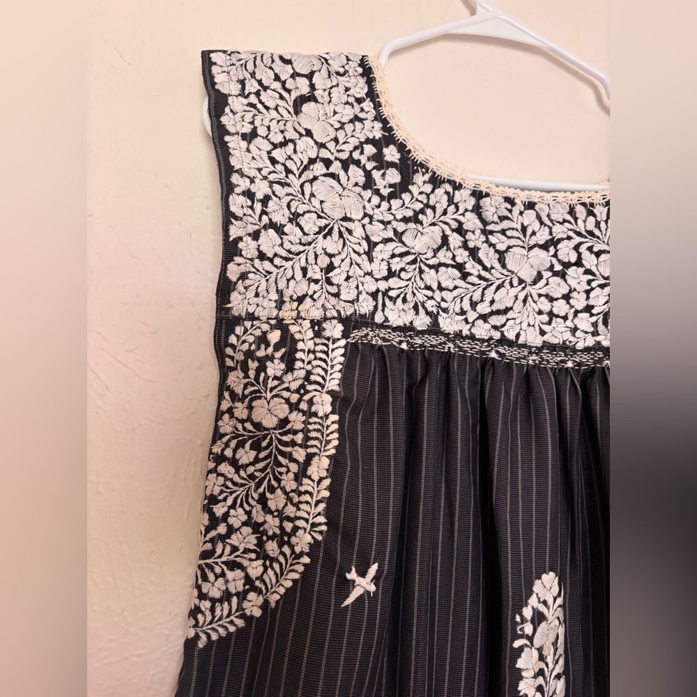 Mi Golondrina Flores Embroidered Sleeveless Tunic Top Small - Picture 3 of 5